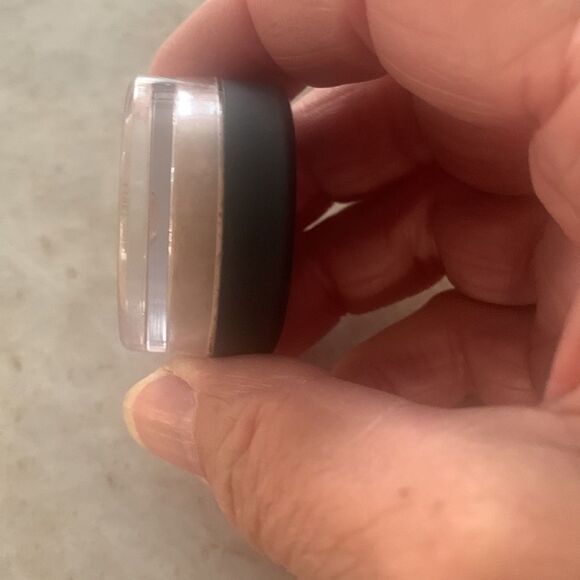 Bare Escentuals Loose Powder Foundation - Picture 2 of 2